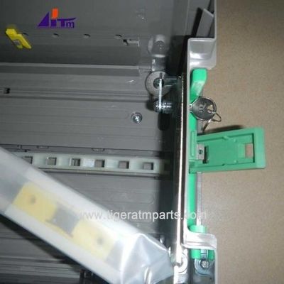 Pièces détachées de la machine de guichet automatique NCR S1 Cassette de monnaie avec serrure et clés métalliques 445-0631970 445-0728451